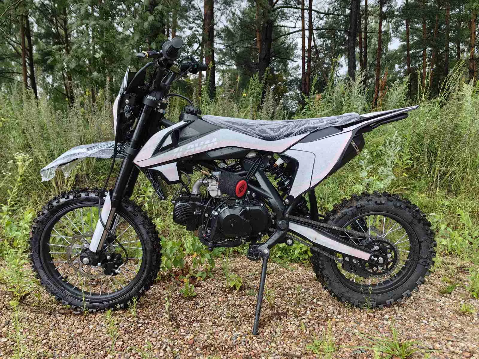 ПИТБАЙК AVM TAOS 140